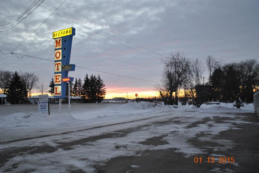 Neepawa Motel Zewnętrze zdjęcie