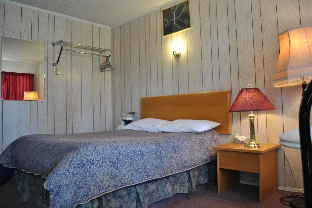 Neepawa Motel Zewnętrze zdjęcie